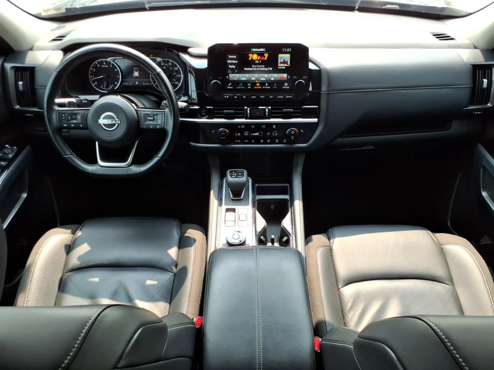 Used 2025 Super Black Nissan SL image 22