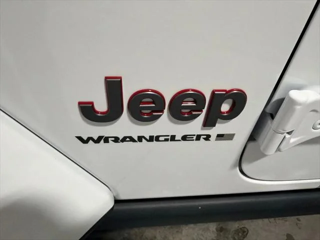 New 2026 Bright White Clear-Coat Exterior Paint Jeep Rubicon X image 10