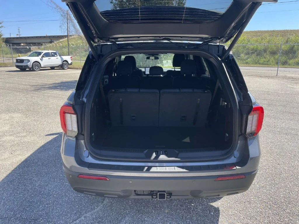 New 2027 Gray Ford Active image 10