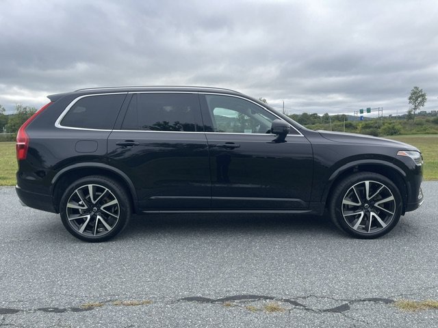 Used 2021 Black Volvo Momentum image 5