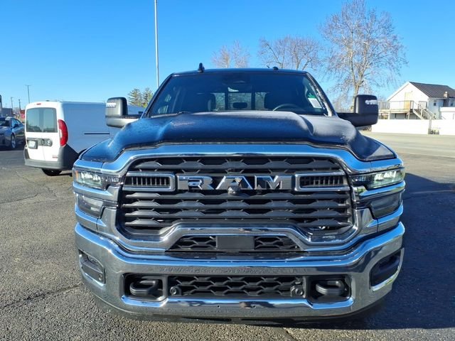 New 2026 Diamond Black Crystal Pearl-Coat Exterior Paint RAM Tradesman image 2