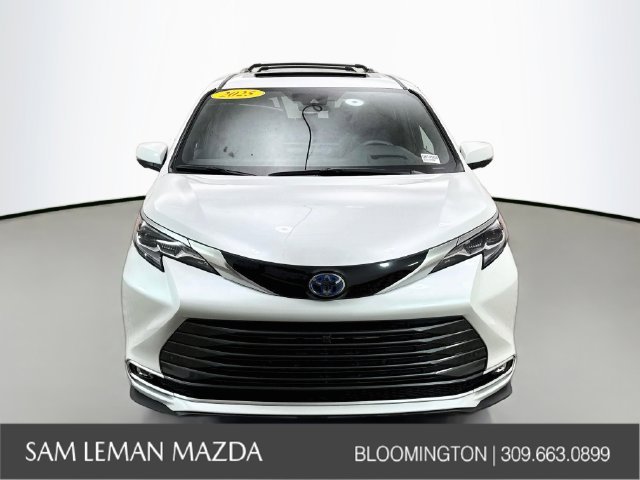 Used 2025 Beige Toyota Platinum image 8