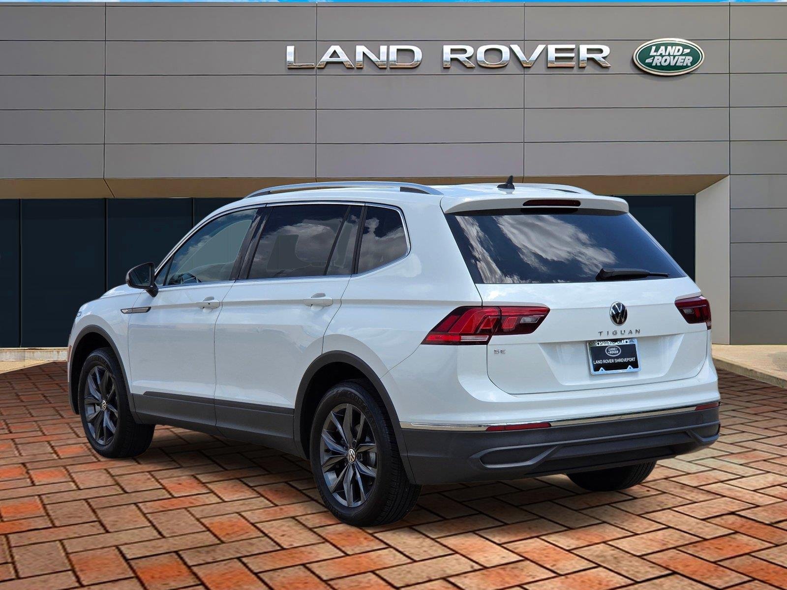 Used 2023 Opal White Pearl Volkswagen SE image 6