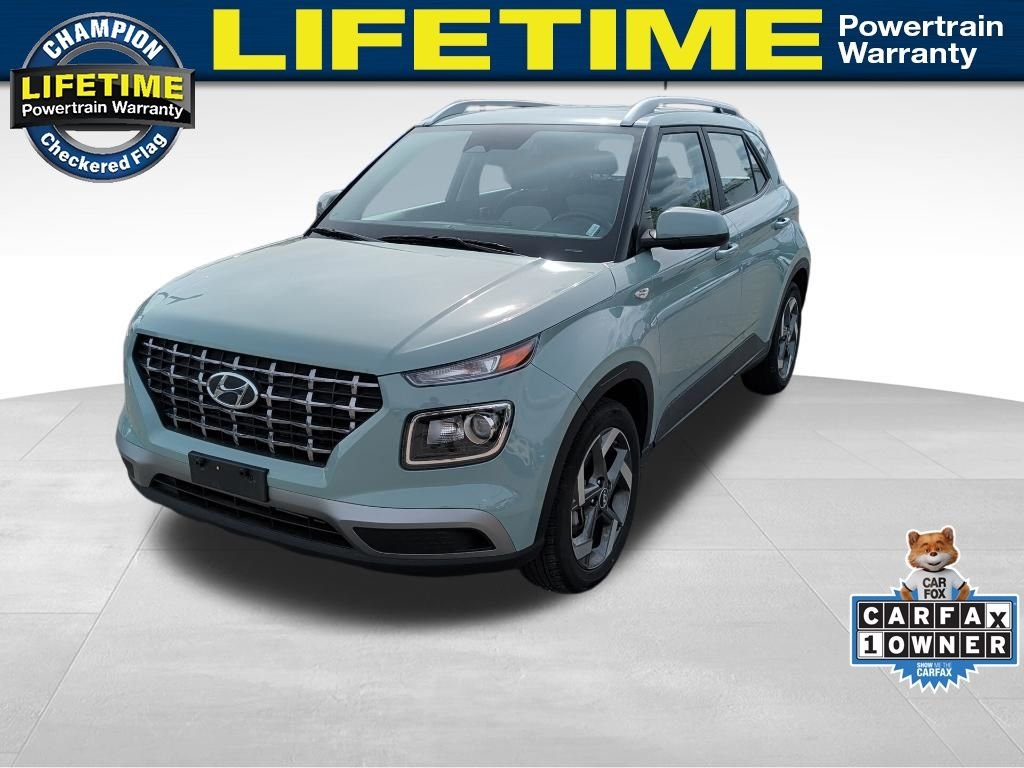2025 Hyundai Venue SEL IVT's photo