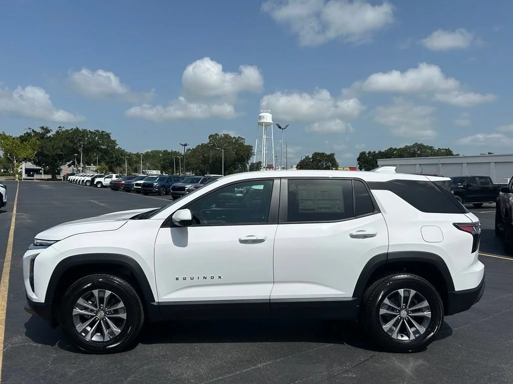 New 2027 Summit White Chevrolet LT image 5