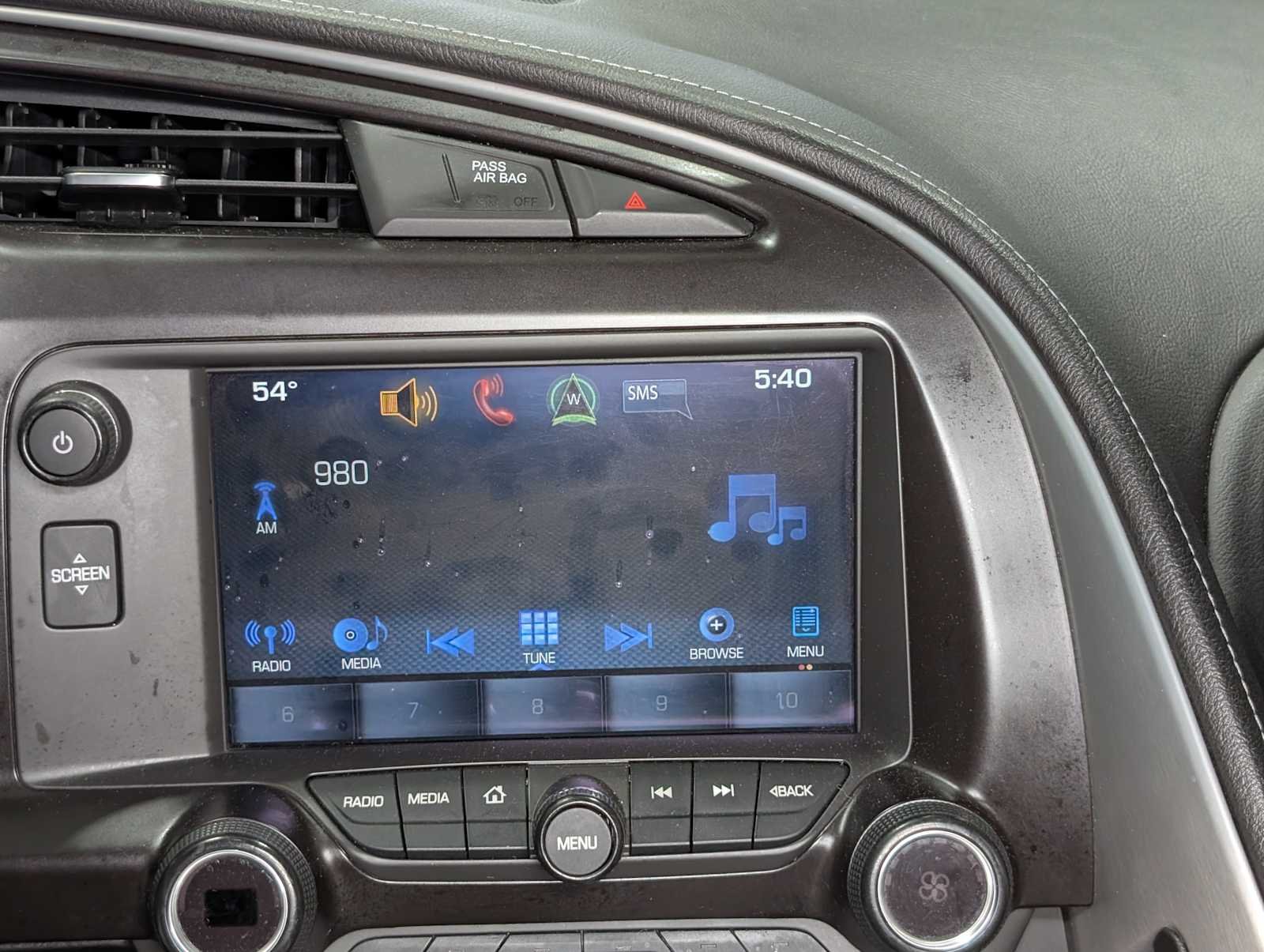 Used 2019 Arctic White Chevrolet 1LT image 18