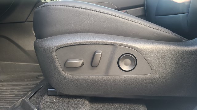 New 2027 Summit White GMC Elevation image 13