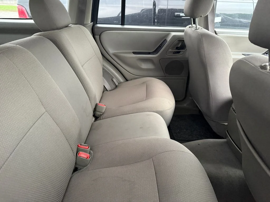 Used 2004 Beige Jeep Laredo image 6