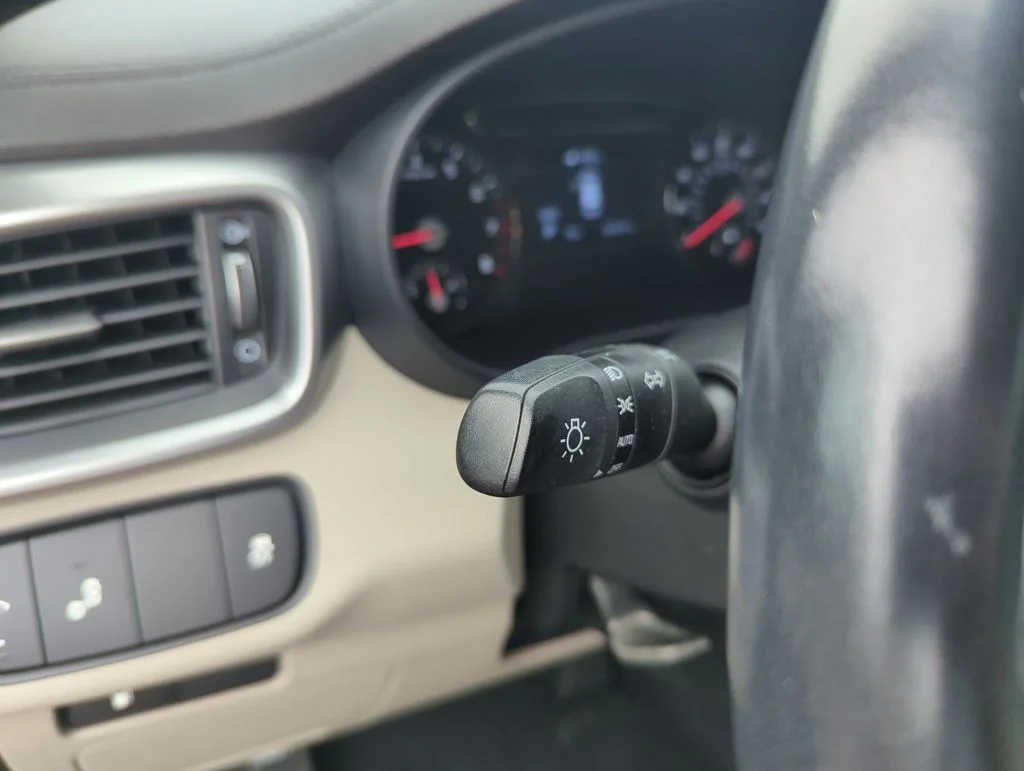 Used 2020 Black Kia LX image 21