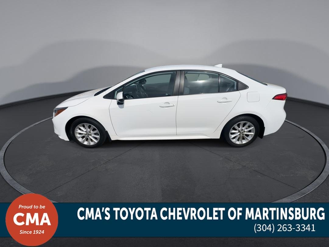 Used 2020 Super White Toyota LE image 5