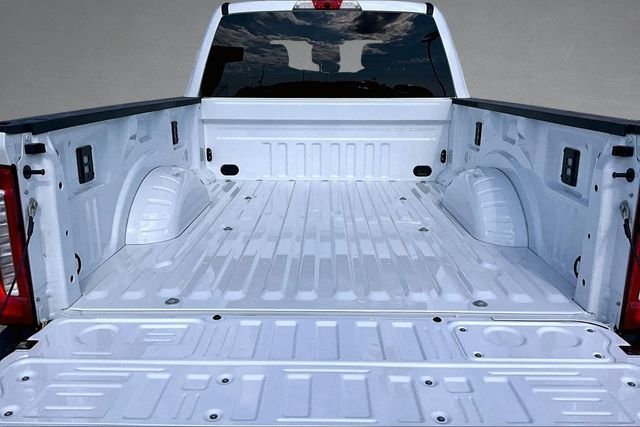 New 2026 Oxford White Ford Lariat image 14