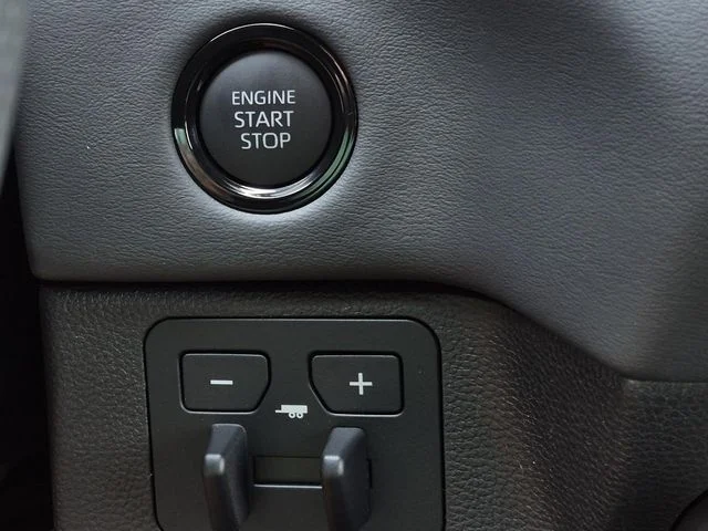 New 2026 Wind Chill Pearl <sup>1</sup> Toyota  Platinum image 31