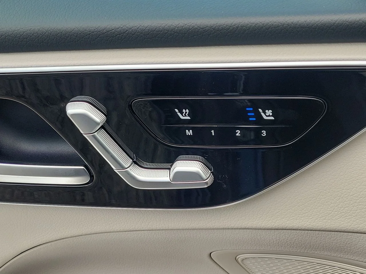 New 2026 Twilight Blue Metallic Mercedes-Benz C 300 image 22