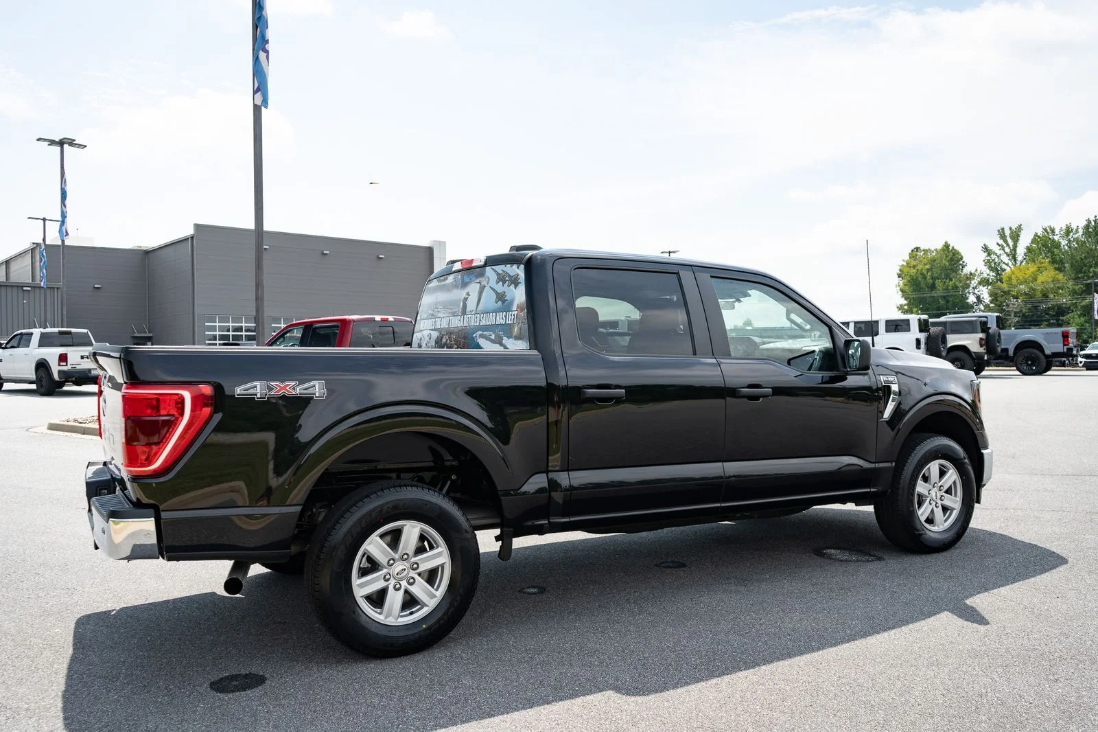 Used 2023  Ford XLT image 10