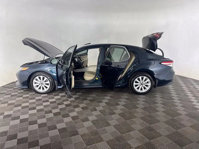Used 2018 Blue Toyota LE image 9