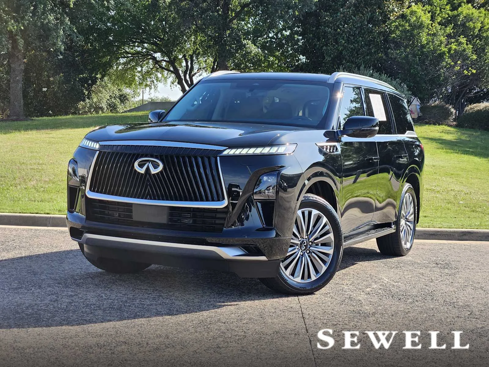 2026 INFINITI QX80 Luxe's photo