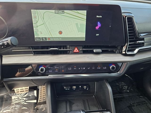 Used 2023 White Kia X-Pro Prestige image 16