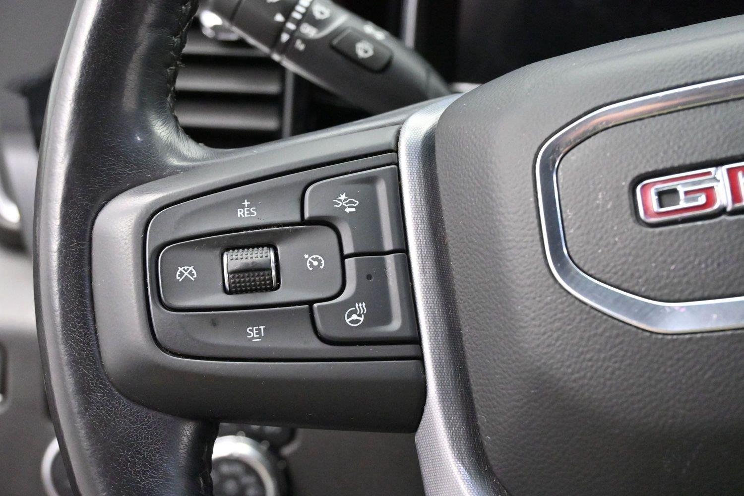Used 2022 CAYENNE RED TINTCOAT GMC SLT image 18