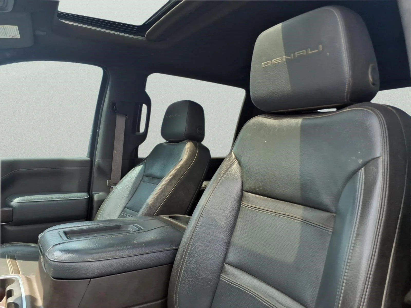 Used 2022 FOREST METALLIC GMC Denali image 19