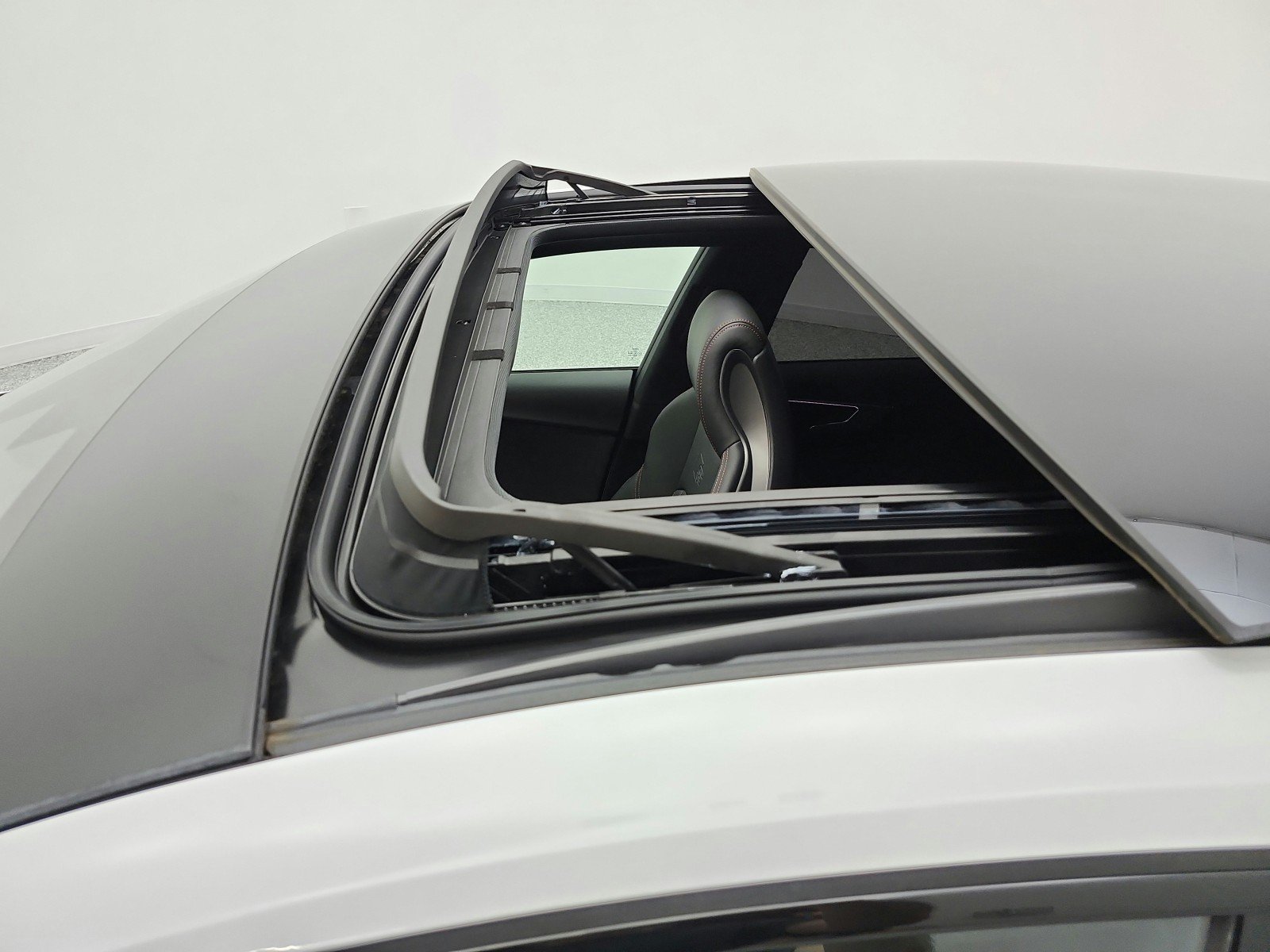 Used 2025  Audi Premium Plus image 30