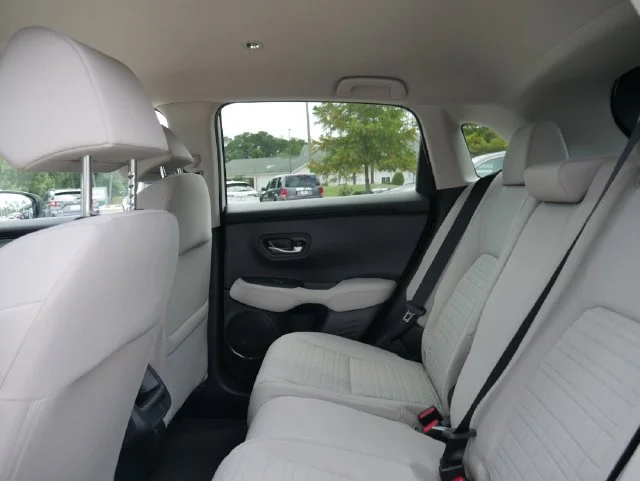 Used 2027 Platinum White Pearl Honda LX image 20