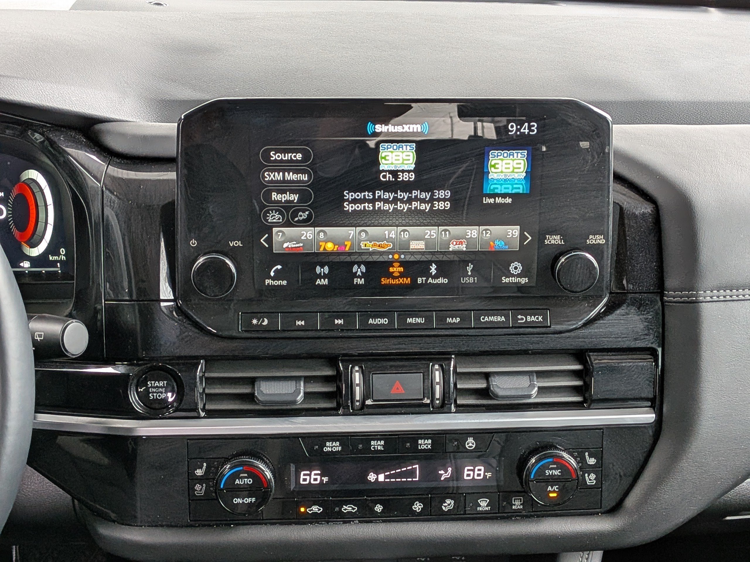 Used 2025 Gray Nissan Platinum image 14
