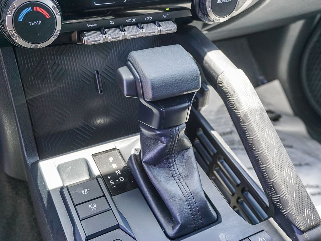 Used 2025  Toyota SR5 image 22