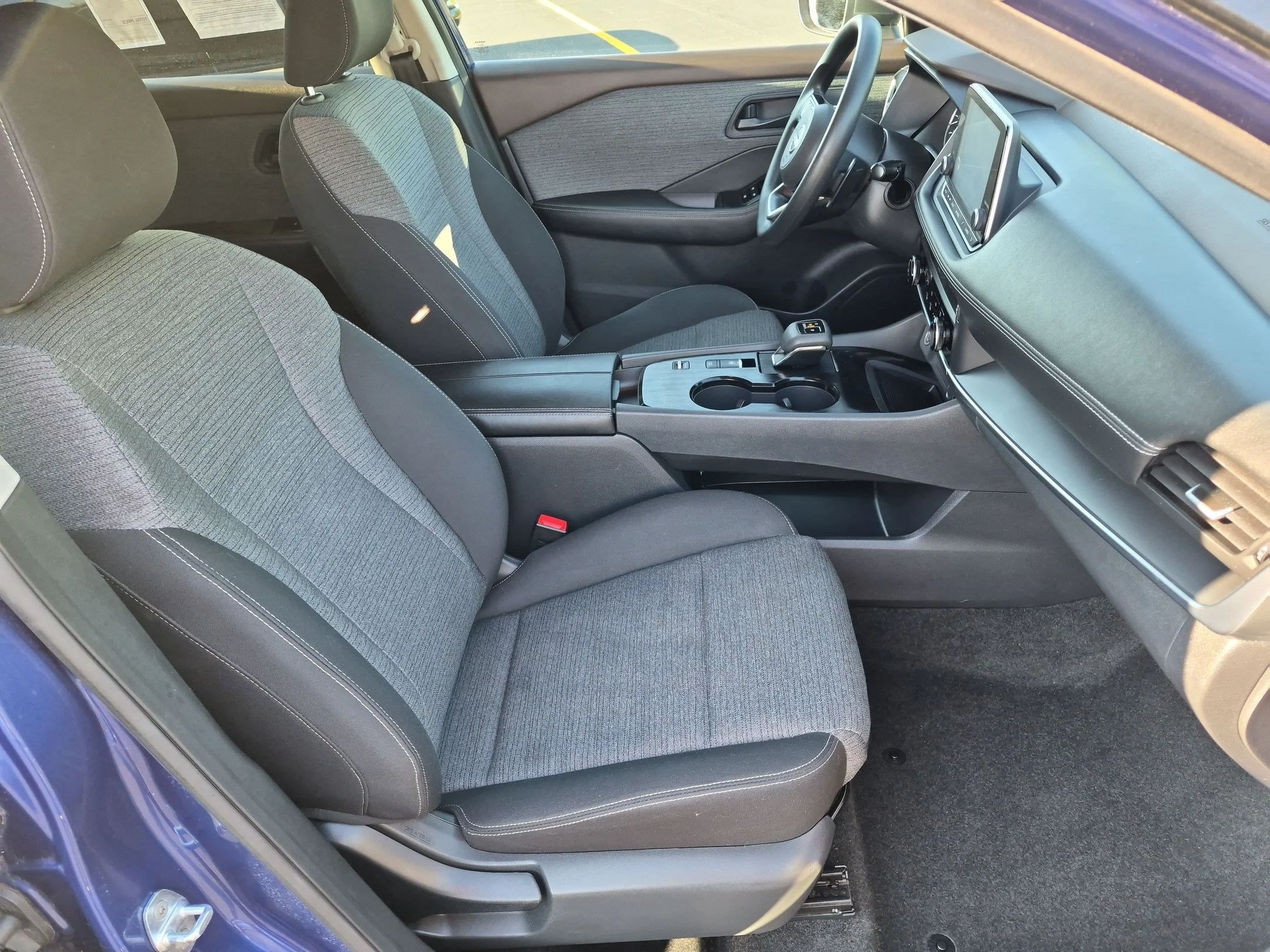 Used 2022 Caspian Blue Metallic Nissan S image 26