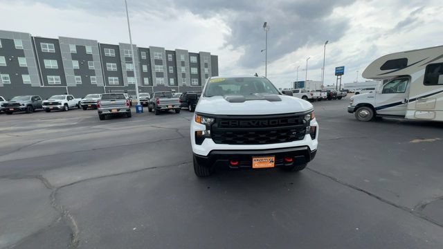 Used 2025 Summit White Chevrolet Custom Trail Boss image 3