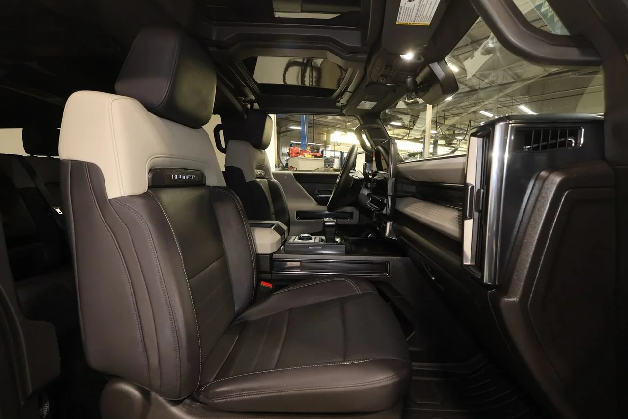 Used 2026 Graphite Blue Metallic GMC 2X image 25
