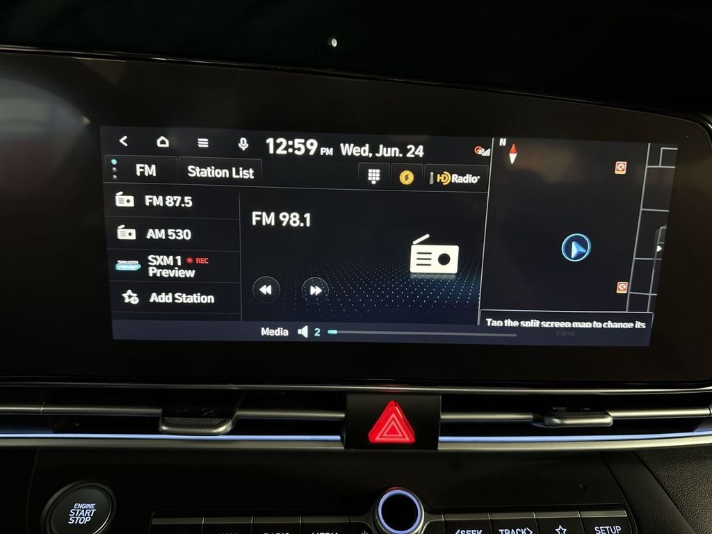 Used 2025 White Hyundai SEL Convenience image 26