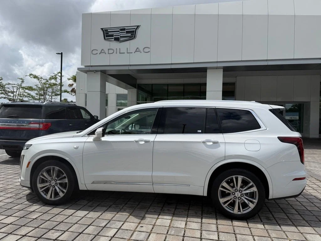 2023 Cadillac XT6 Premium Luxury Auto's photo