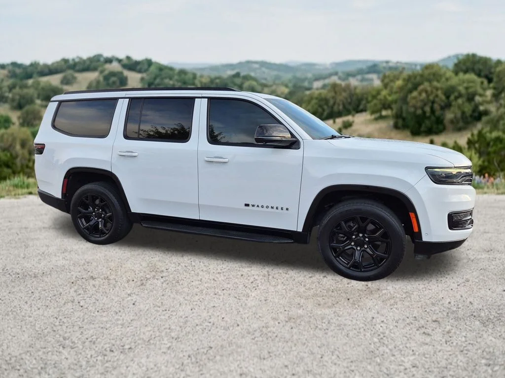 Used 2023 White Jeep Base image 14