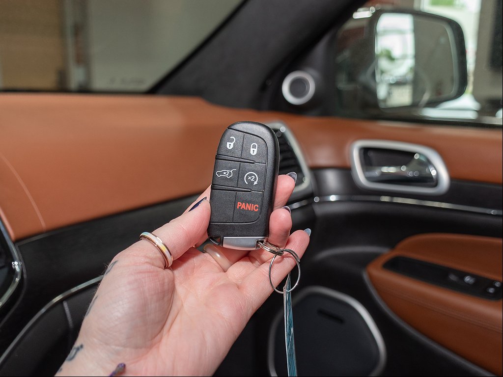 2020 Jeep Grand Cherokee Summit - Photo 17