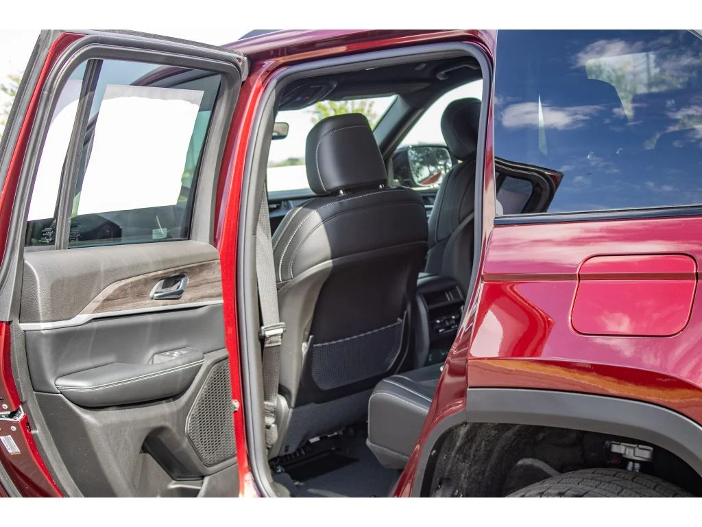 New 2026 Velvet Red Pearlcoat Jeep Laredo Altitude image 14