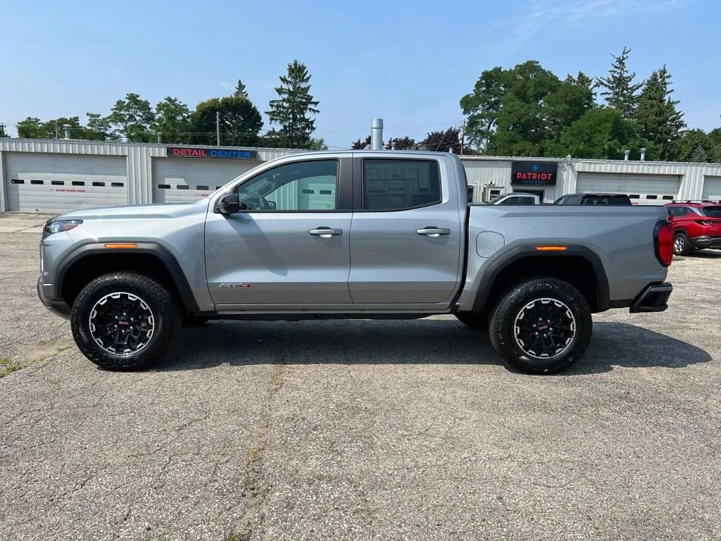 2026 GMC Canyon AT4 - Photo 6