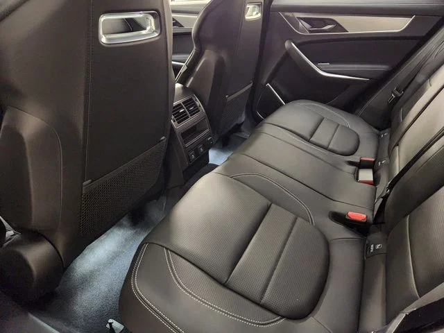 2026 Jaguar F-Pace R-Dynamic S - Photo 30