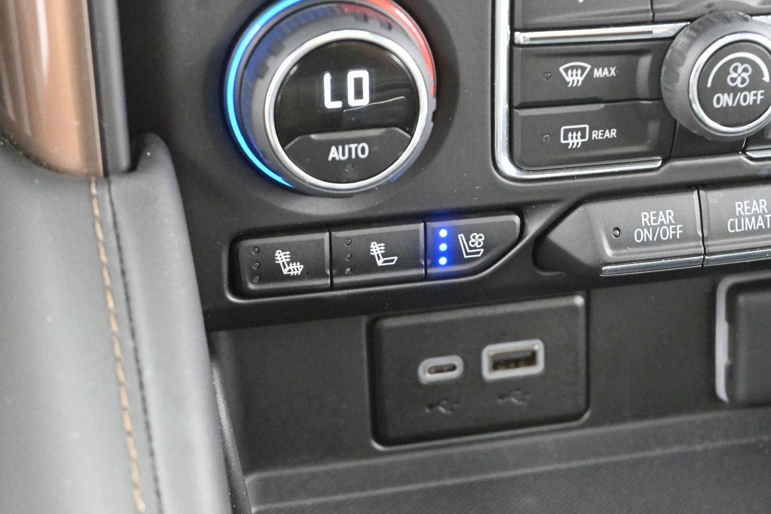 Used 2024 Iridescent Pearl Tricoat Chevrolet High Country image 23