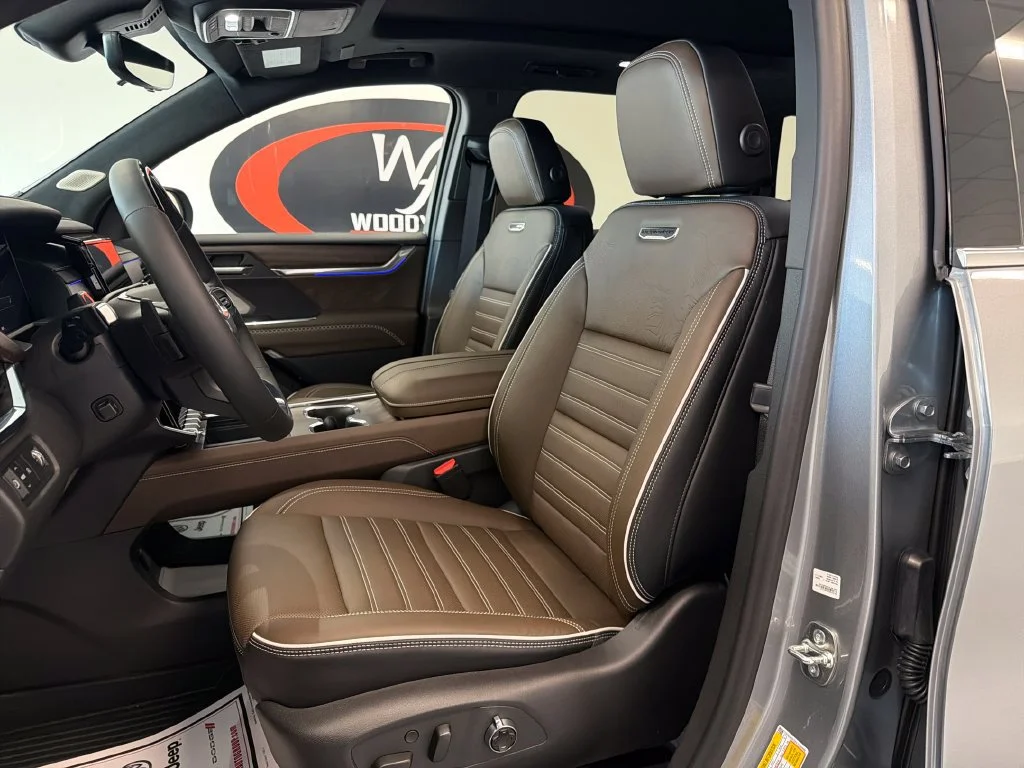 New 2027 Sterling Metallic GMC Denali Ultimate image 15