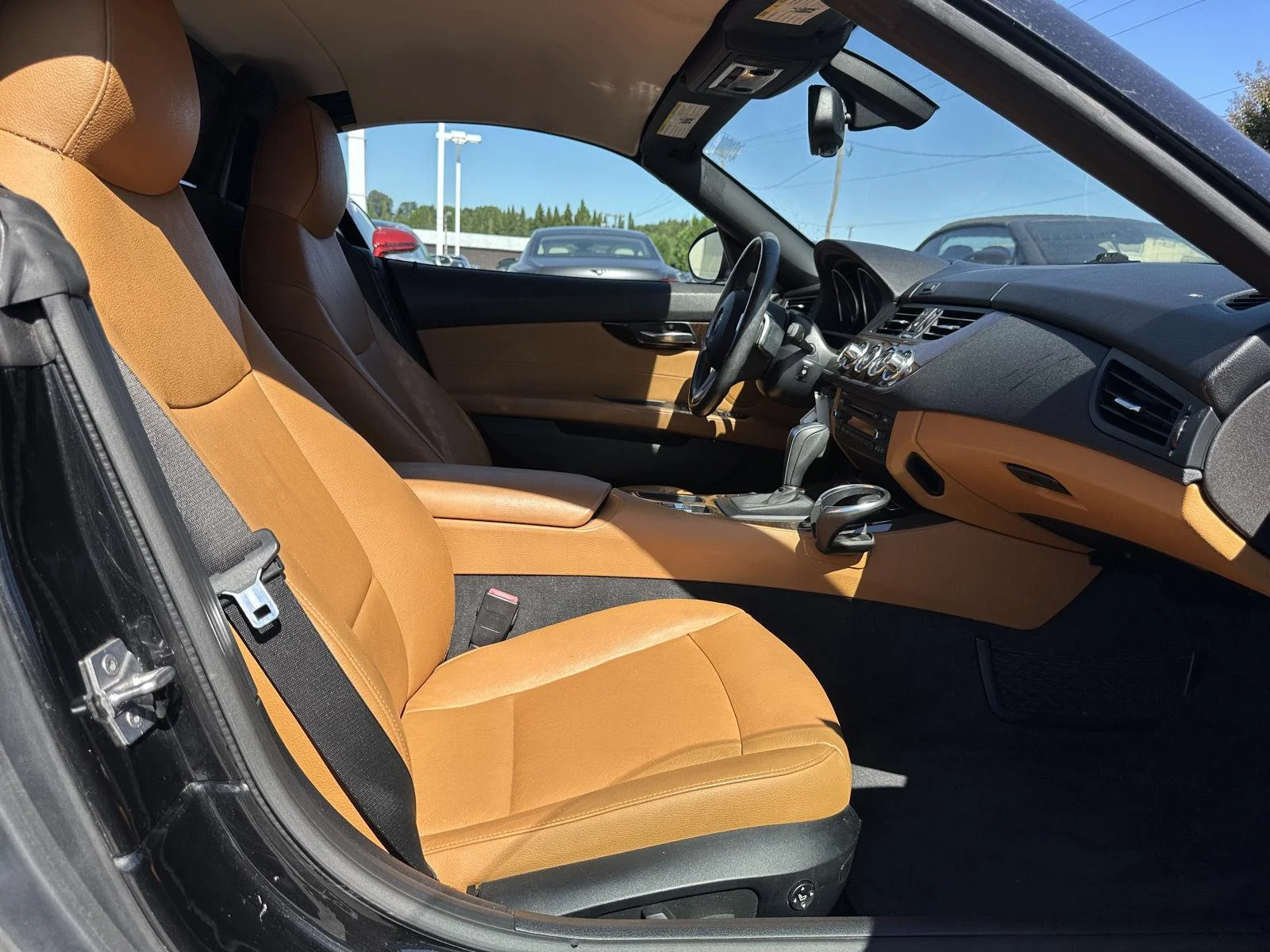 Used 2011 Black Sapphire Metallic BMW sDrive30i image 14