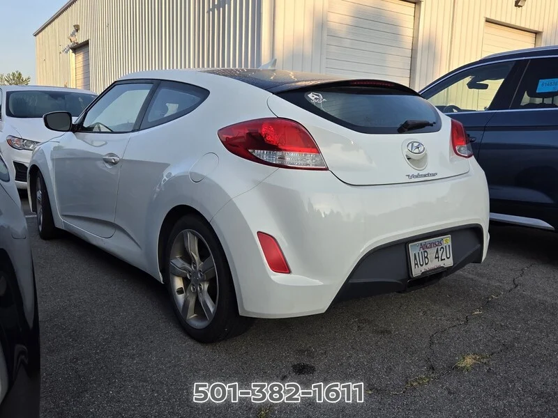 Used 2013 White HYUNDAI BASE image 2