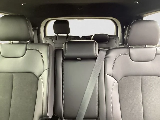 New 2027 Gray Clearcoat Jeep Laredo Altitude image 14