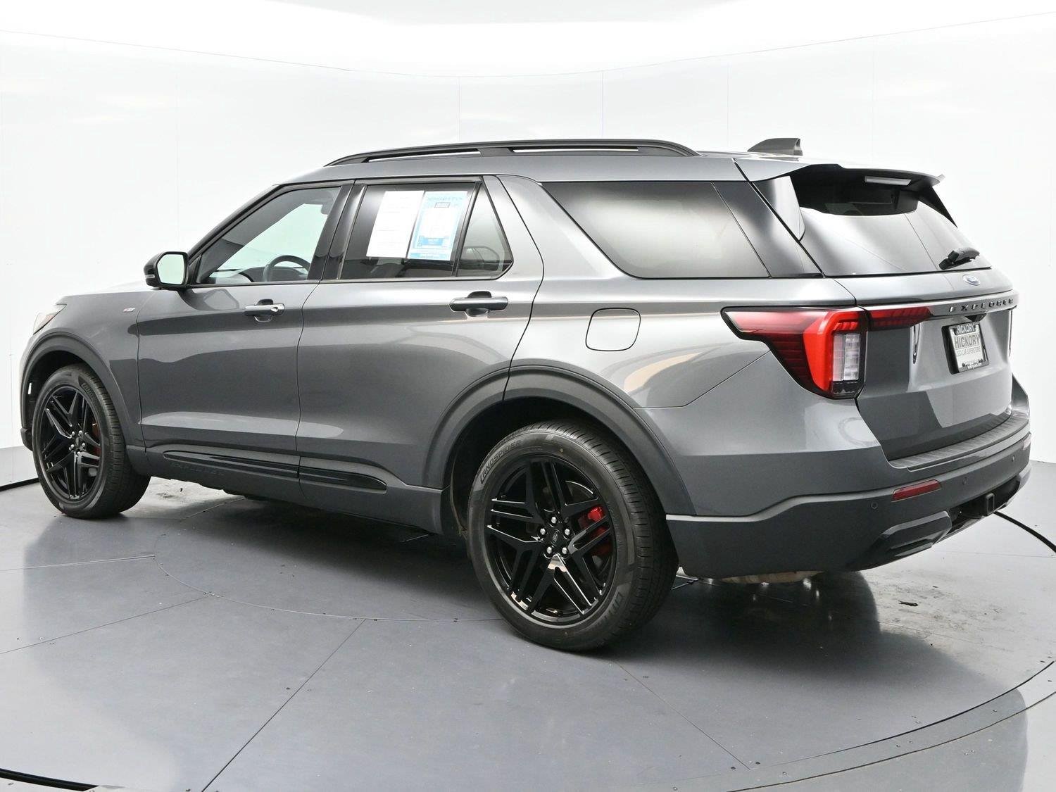 Used 2025 Carbonized Gray Ford ST-Line image 5
