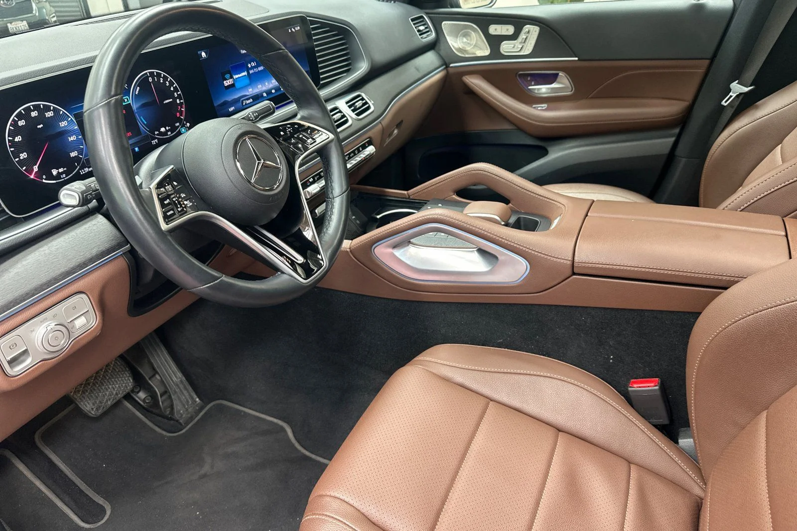 Used 2025 Black Mercedes-Benz GLE 450e image 13