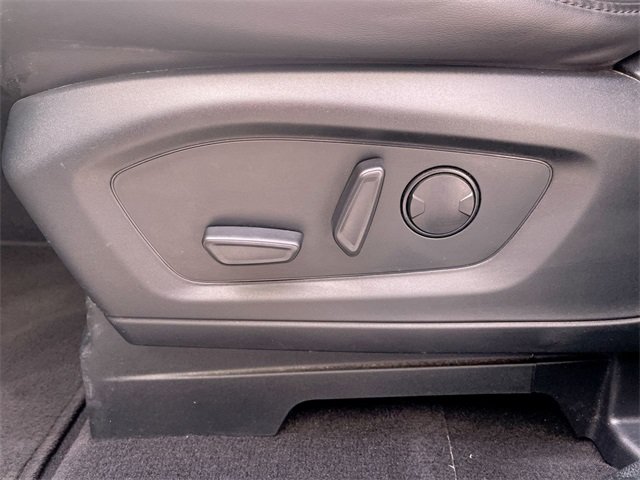 2024 Ford Explorer XLT photo 3