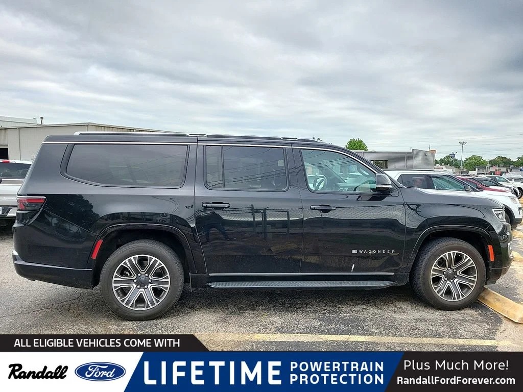 2024 Jeep Wagoneer L's photo