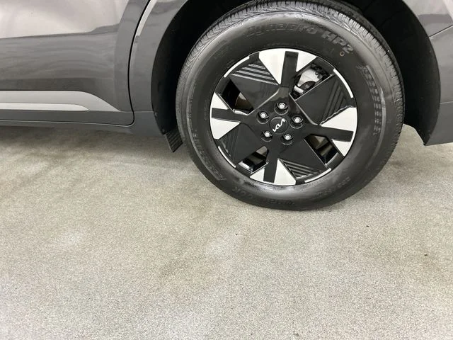 Used 2026 Gray Kia LXS image 5