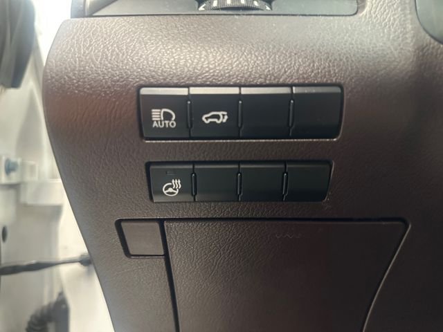 Used 2018 White Lexus 350L image 30