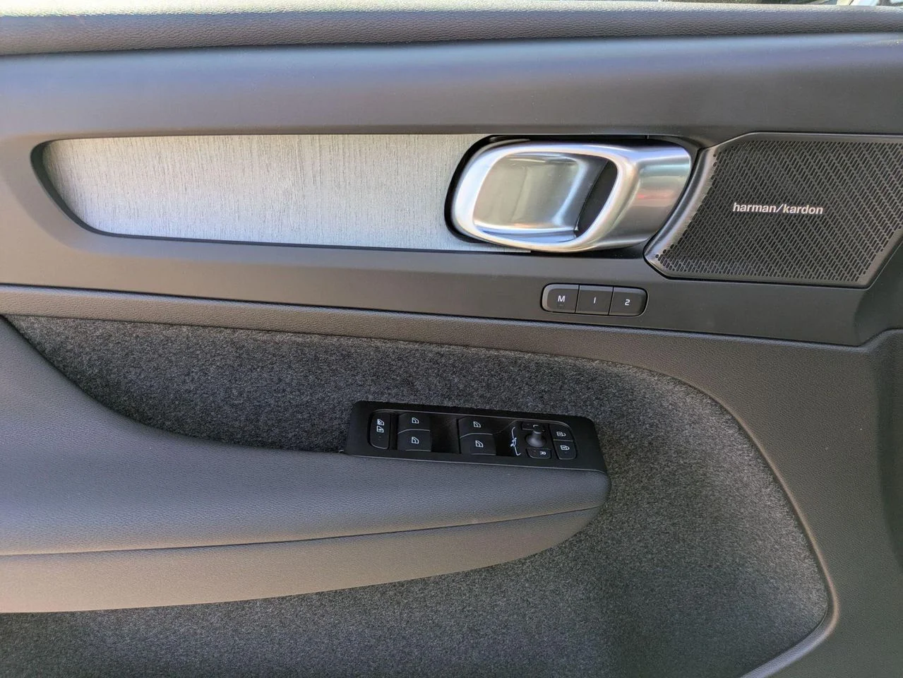 2026 Volvo XC40 Ultra - Photo 7
