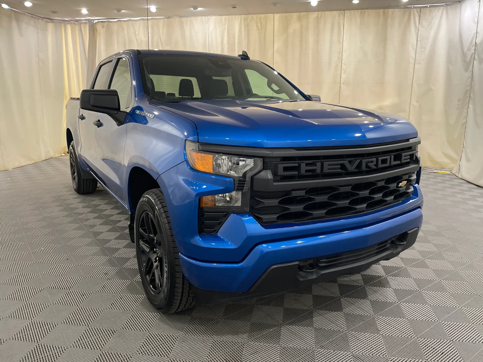 Used 2022 GLACIER BLUE METALLIC Chevrolet Custom image 3